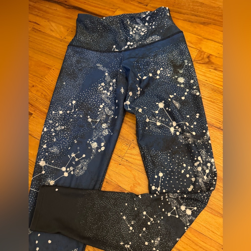 Onzie Leggings Women’s High Waisted Sz M Astrology Print Stars Galaxy - Picture 1 of 5